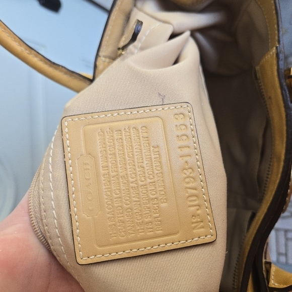 COACH Vintage 11553 Shoulder Bag Camel Turnlock Leather - Picture 13 of 14